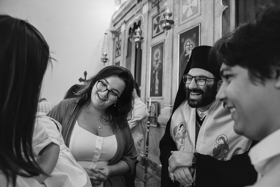 momento de descontração no batizado do benjamin na Catedral Ortodoxa Antioquina de São Nicolau