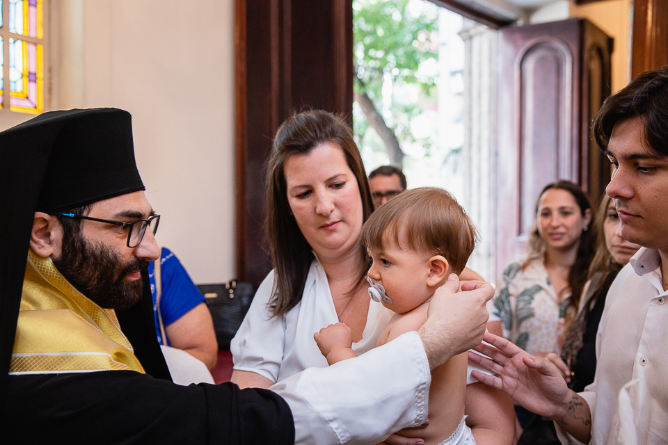 benjamin recebendo o oleo do batismo