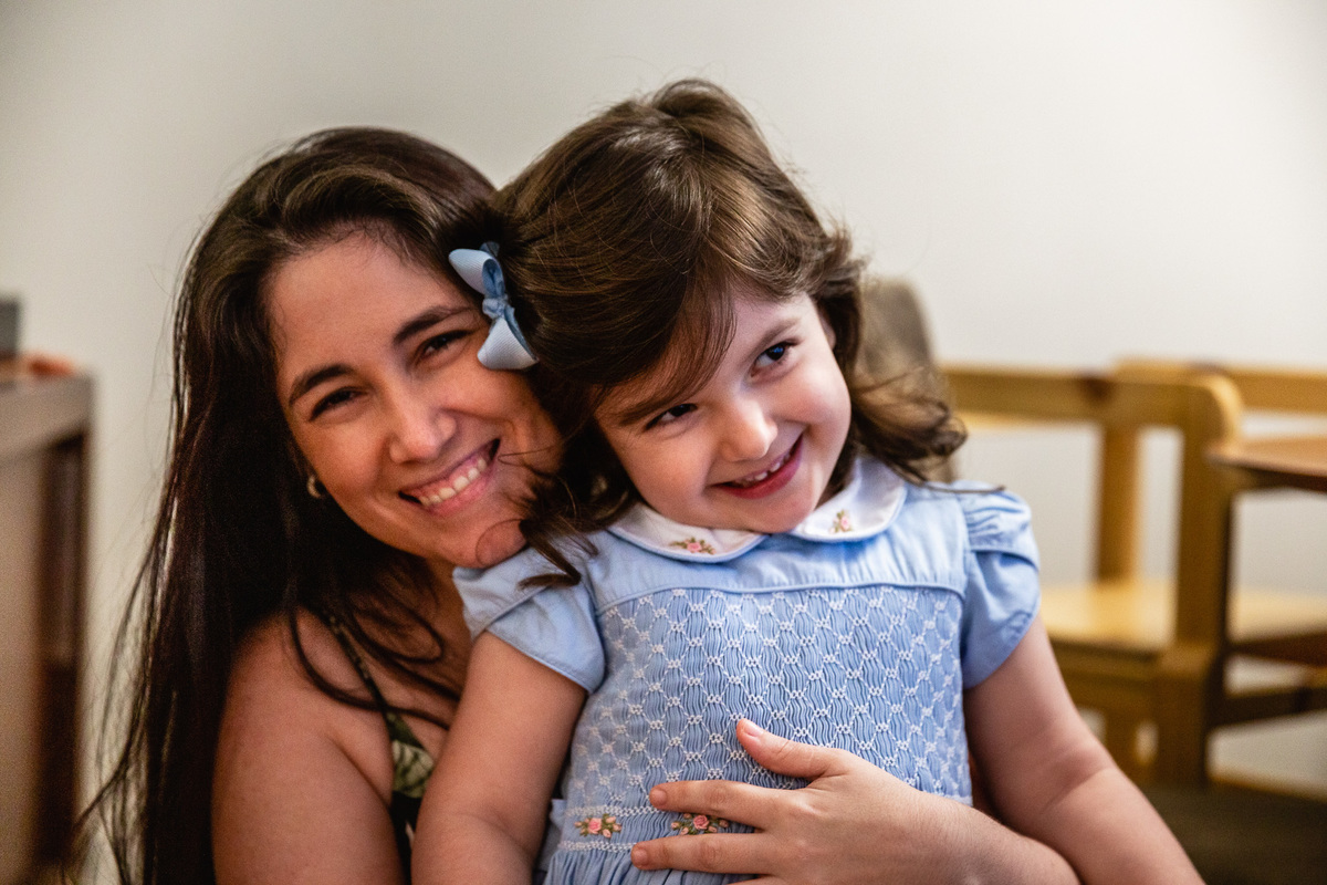 familia urbano cardarelli leite, documental de familia rj, fotografia documental, documental quarentena, bia e a titia, foto com a titia