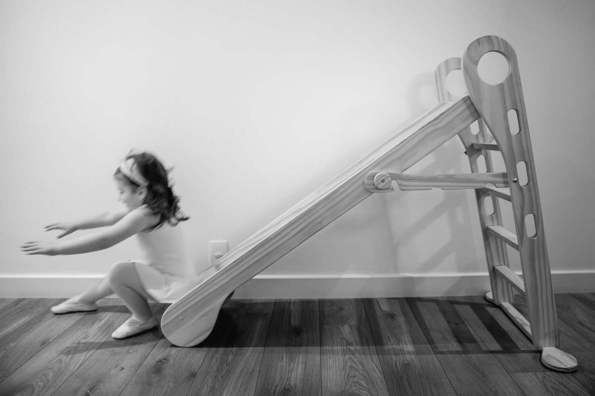 familia urbano cardarelli leite, documental de familia rj, fotografia documental, documental quarentena, escorregador em casa, escorrega