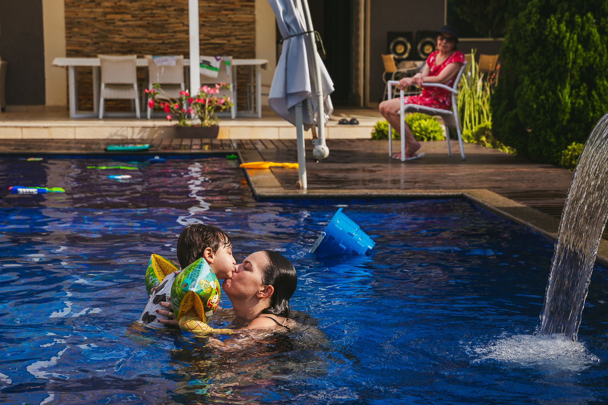 video documental de familia , familia porto kastrup , mansao itacoatiara , beijo da nath e do davi sendo observado pela vovo