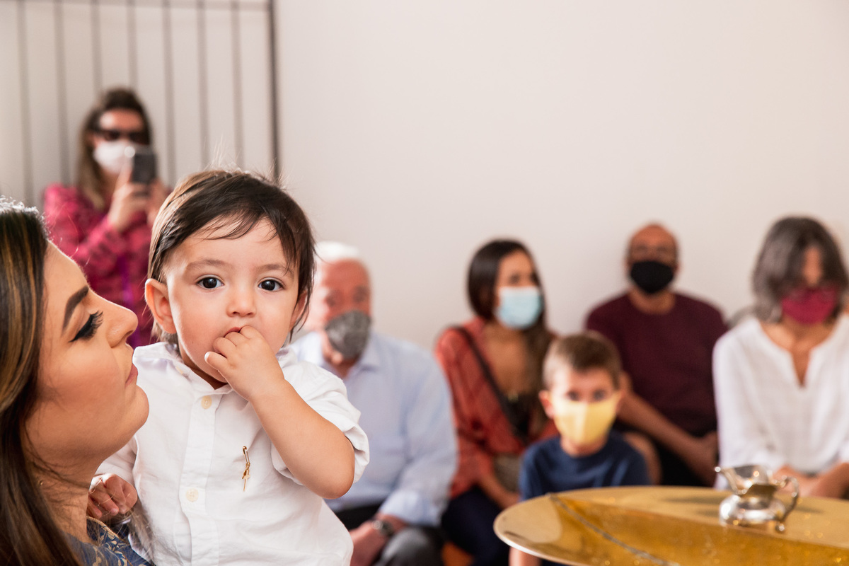 familia participando do batismo