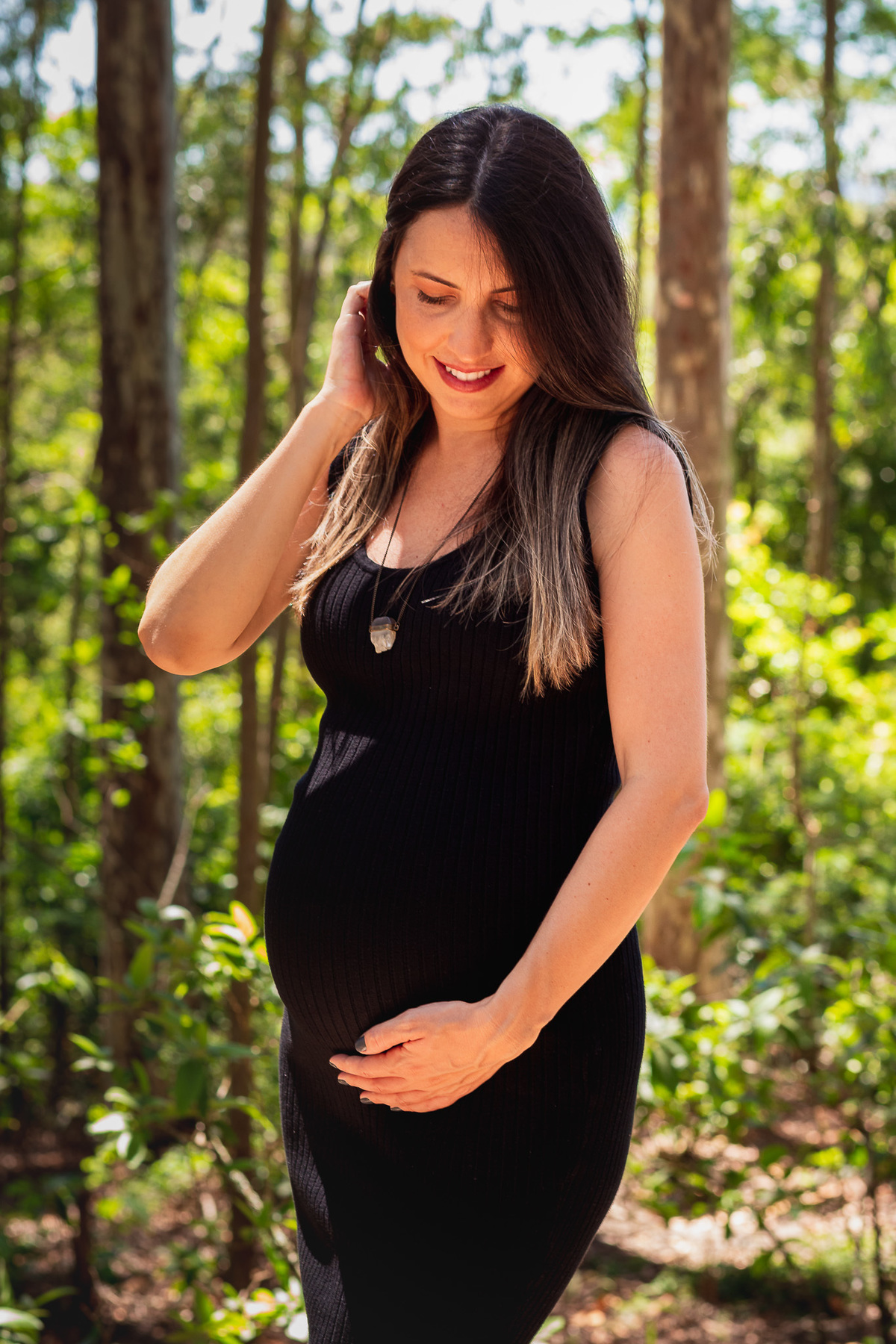 Stefanie e Diego à espera da Livia no parque da cidade em niteroi ensaio de gestante bosque de eucaliptos