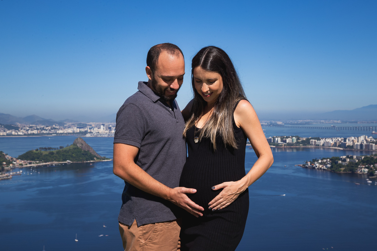 Stefanie e Diego à espera da Livia no parque da cidade em niteroi ensaio de gestante