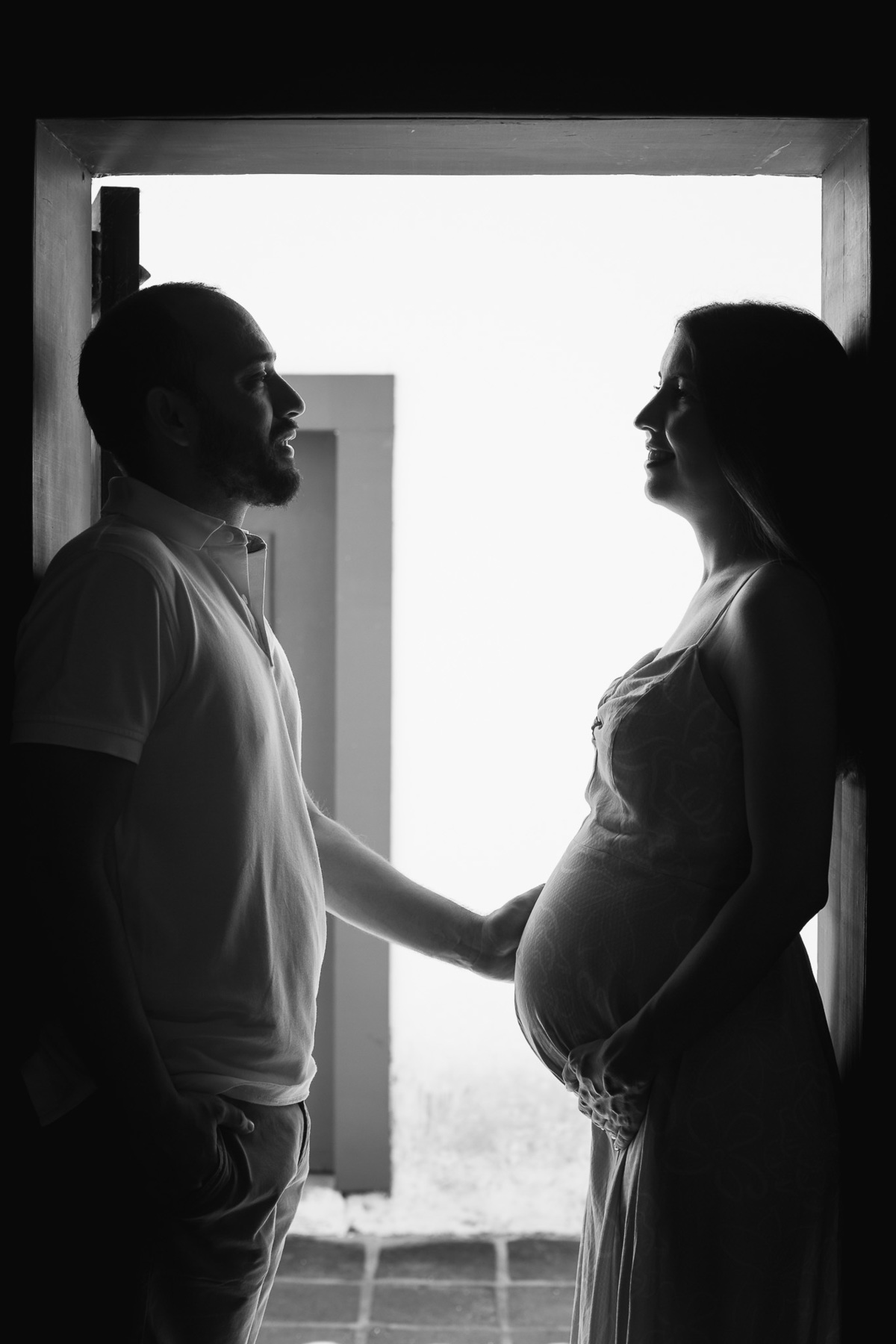 Stefanie e Diego à espera da Liviana igrejinha de são francisco em niteroi ensaio de gestante 