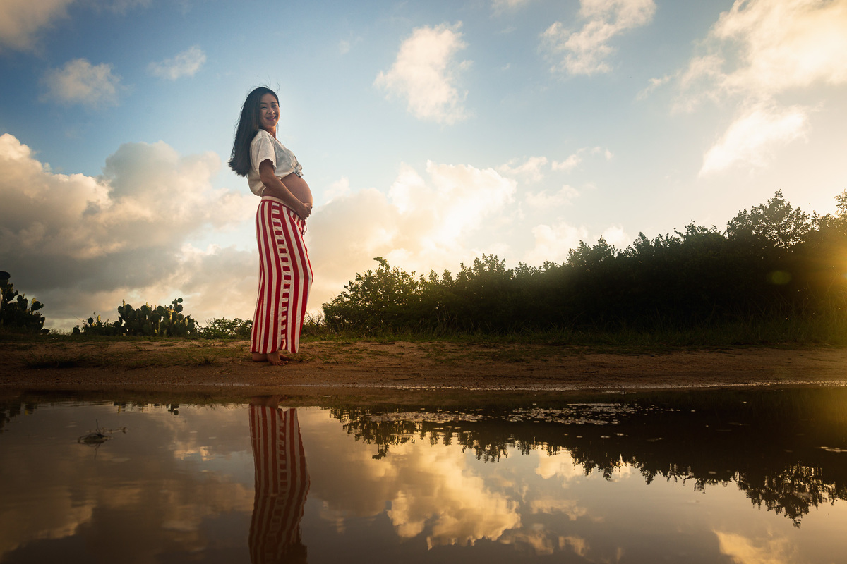 ensaio fotografico na praia de camboinhas. gestante na praia