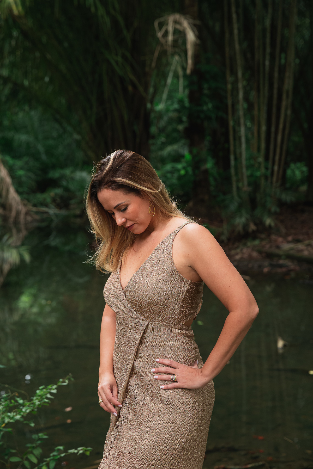 Ensaio fotografico de familia no parque lage retrato feminino na beira do lago
