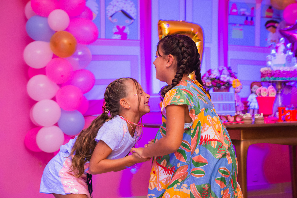 Bebela 7 anos princesas beauty party spa spainfantil dia de princesa aniversario infantil aniversario de menina fotos de festa infantil cor de rosa roxo lilais dourado neon