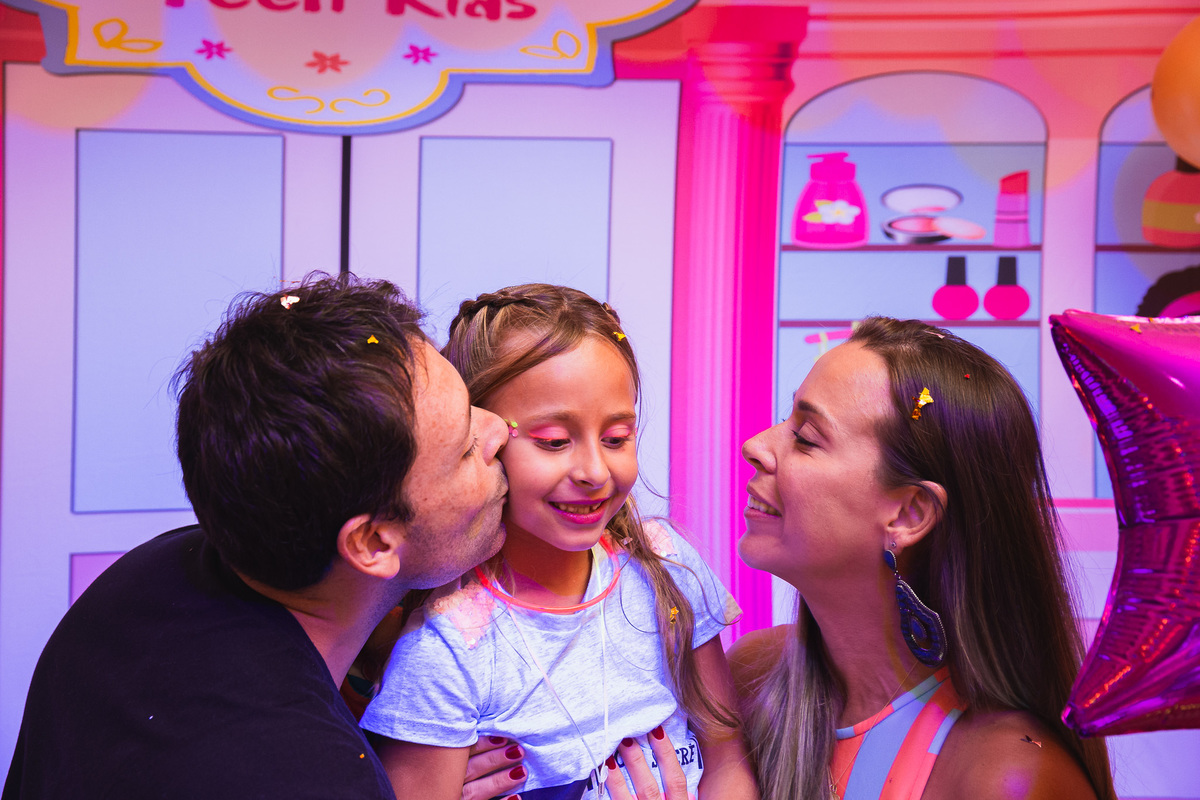 Bebela 7 anos princesas beauty party spa spainfantil dia de princesa aniversario infantil aniversario de menina fotos de festa infantil cor de rosa roxo lilais dourado neon