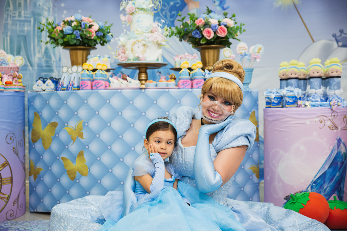 Maria Fernanda 4 anos aniversario infantil na barra da tijuca tema princesa cinderela festa de menina criança feliz