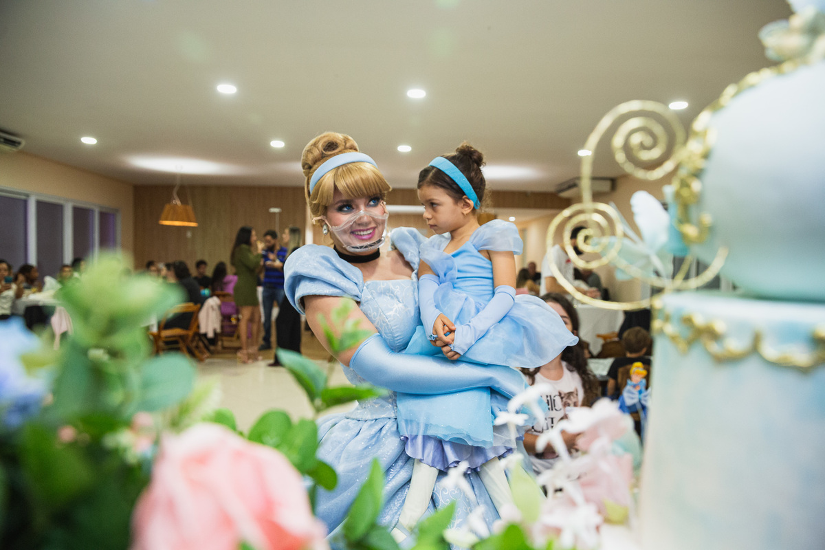 Maria Fernanda 4 anos aniversario infantil na barra da tijuca tema princesa cinderela festa de menina criança feliz