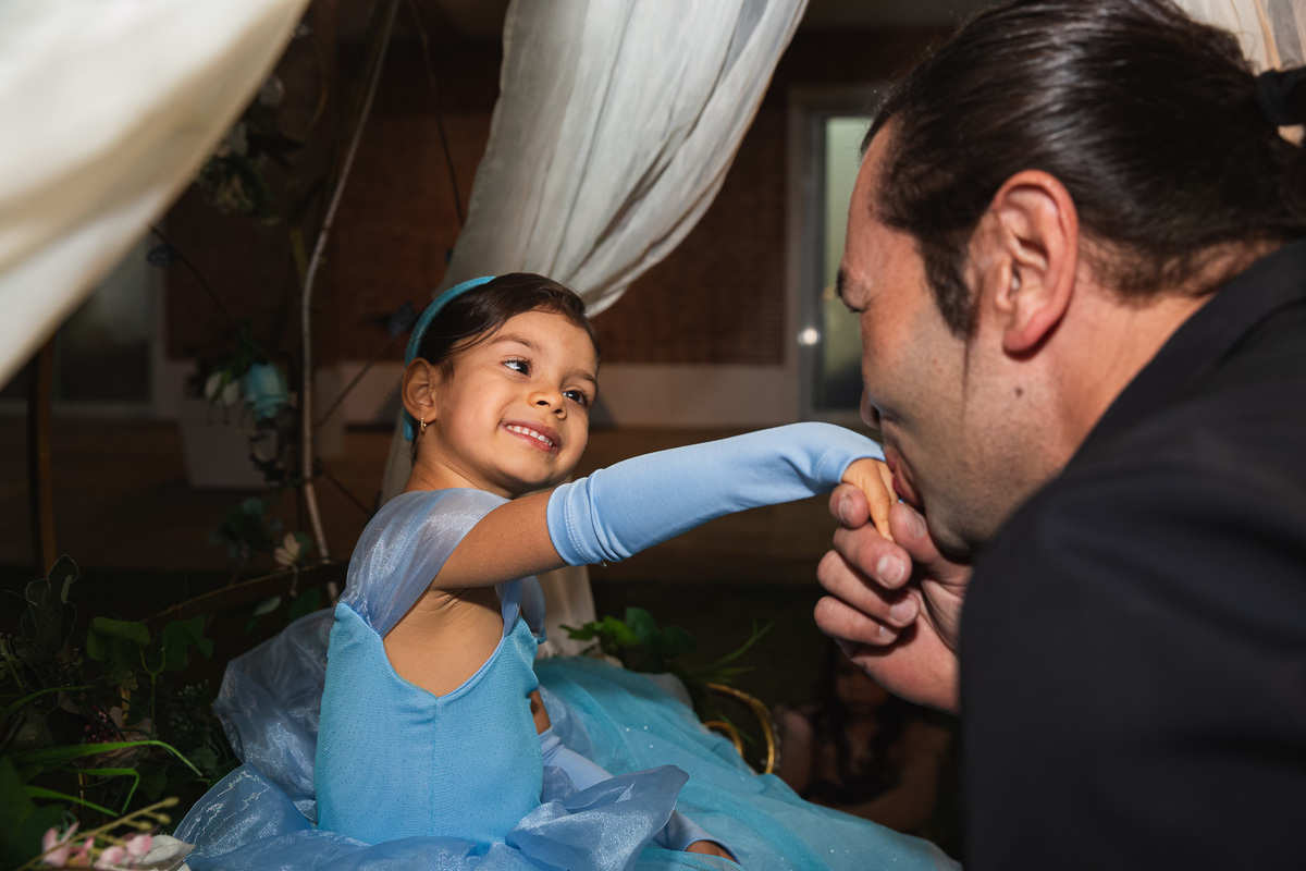 Maria Fernanda 4 anos aniversario infantil na barra da tijuca tema princesa cinderela festa de menina criança feliz