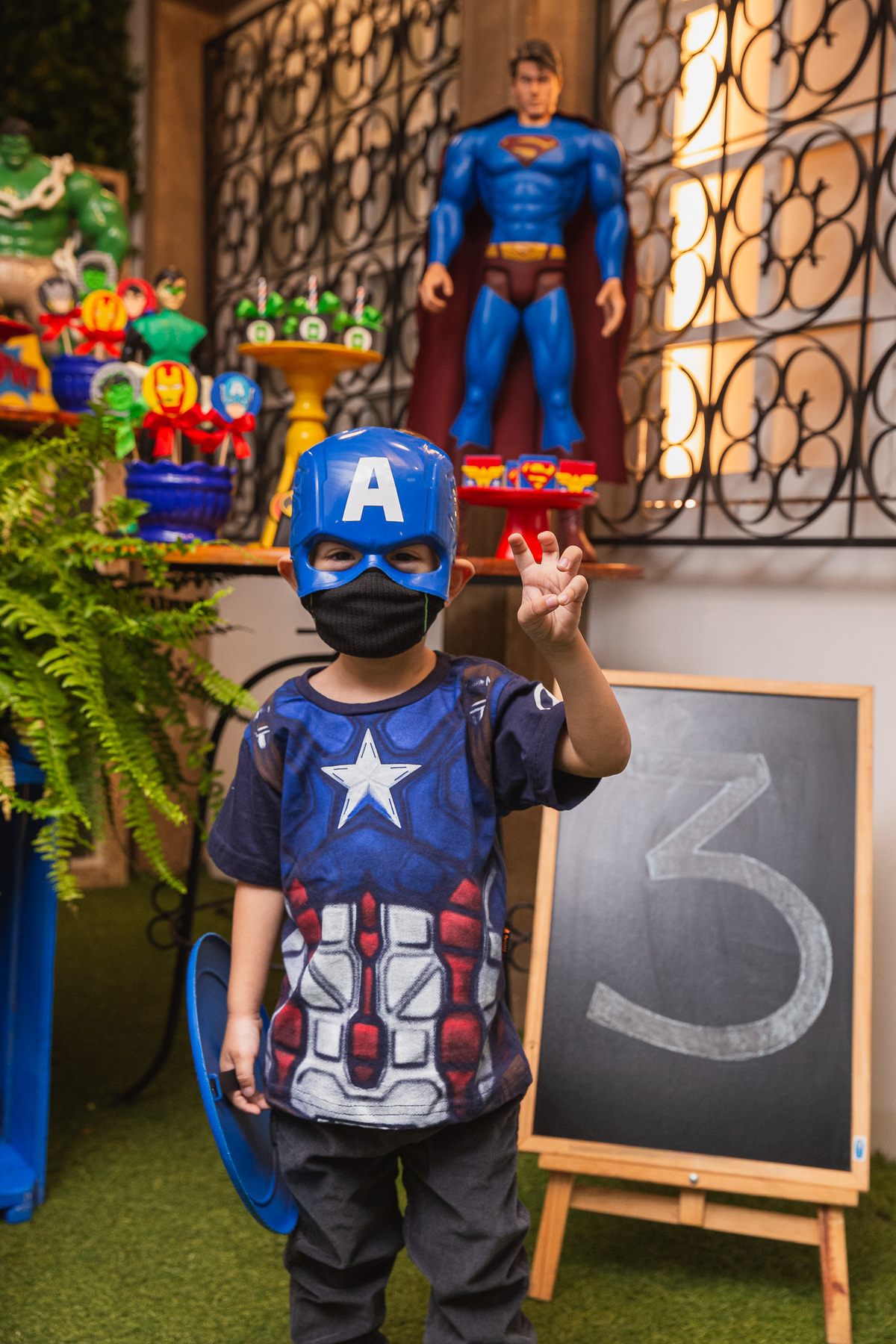 #samuel #samuel3 #3anos #aniversárioinfantil #aniversario3anos #famíliareunida #superherói #decoracaoherois #marvelvsdc #alegriadefine #viladaspitangas #festaemfamilia #diversaoemfamilia #aniversariante #aniversarioherois #casadefesta #casadefestasrj 