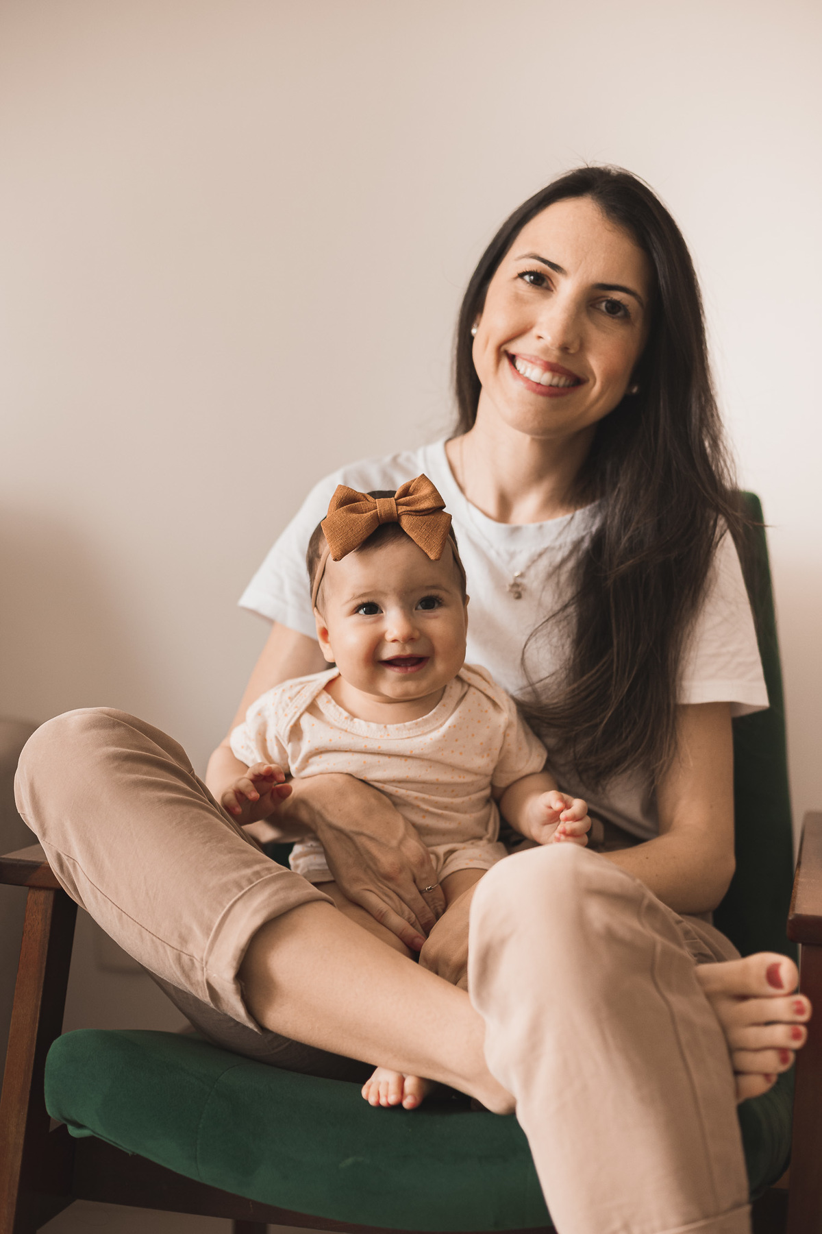 #lifestyle #lifestylelivia #ensaiolifestyle #memoriasdefamilia #familiafeliz #fotosemcasa #fotosdefamilia #emcasa #memóriasespeciais #vidanova #primeirafilha #novanafamilia #bebezinha #caçula #maepaiefilha #fofura #boasvindas #fofinha #princesinha 