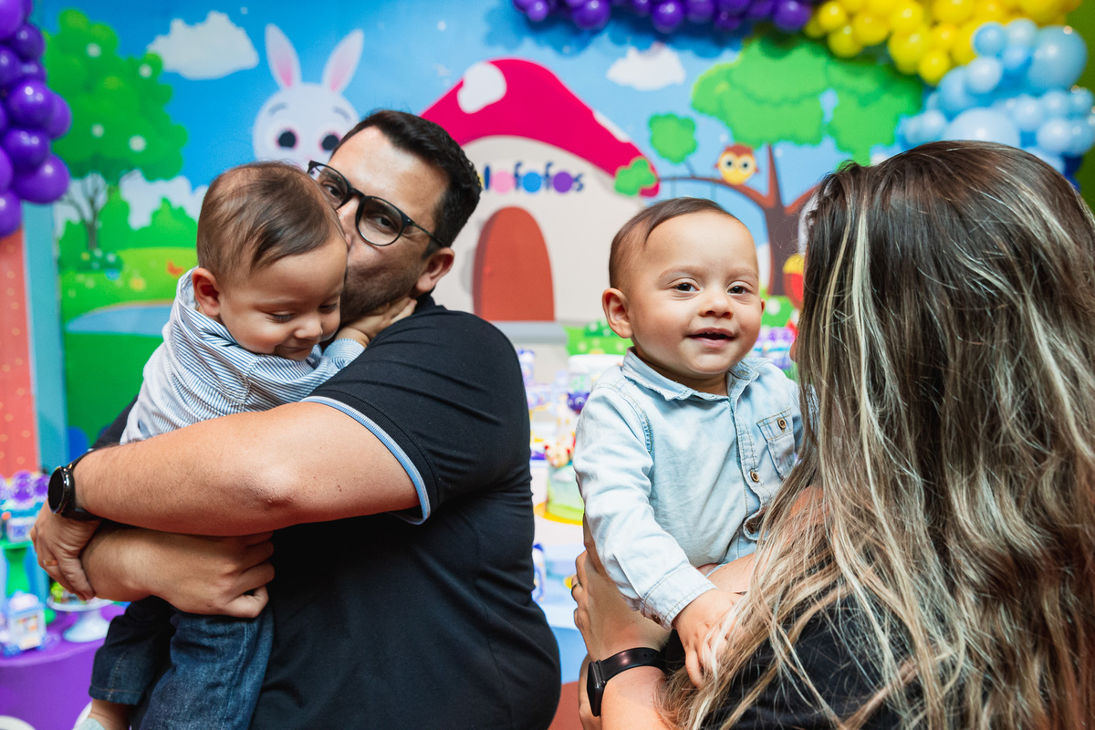 #rafaelemiguel
#aniversárioinfantil #aniversariogemeos #primeiroaninho #aniversariode1ano #aniversariorj #casaxrecreio #irmãos #irmaosgemeos #temabolofofos #aniversáriomenino #festalinda