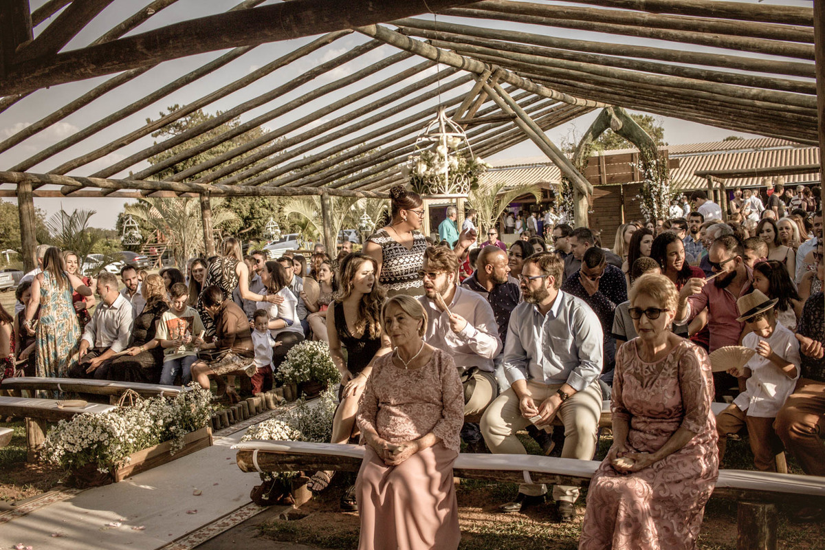vista do altar no click do fotógrafo de casamento Bauru Thiago Figueredo captando os convidados