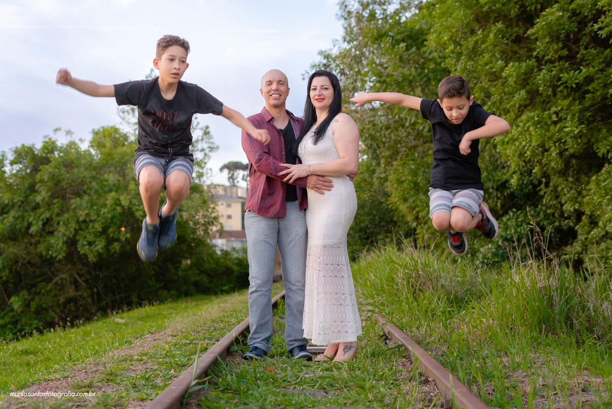 Carla e Thiago Murilo Santos Fotografia Castro Campos Gerais Paraná Ensaio Externo Ensaio Casal Noivos Casamento Pré wedding Pré Prainha Castrolanda Moinho Noiva Noivo Casal Ensaio Família