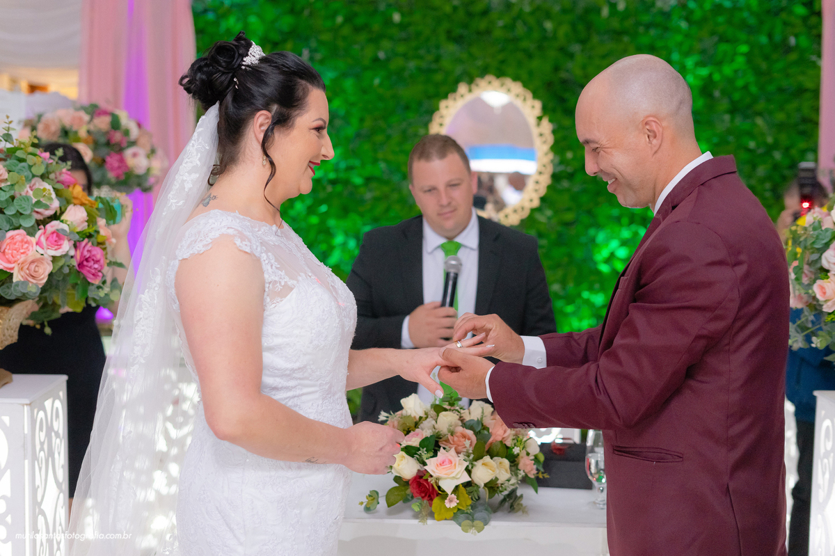 Carla e Thiago Murilo Santos Fotografia Ponta Grossa Campos Gerais Paraná Ensaio Externo Ensaio Casal Noivos Casamento wedding Cerimonia Noiva Noivo Casal Ensaio 