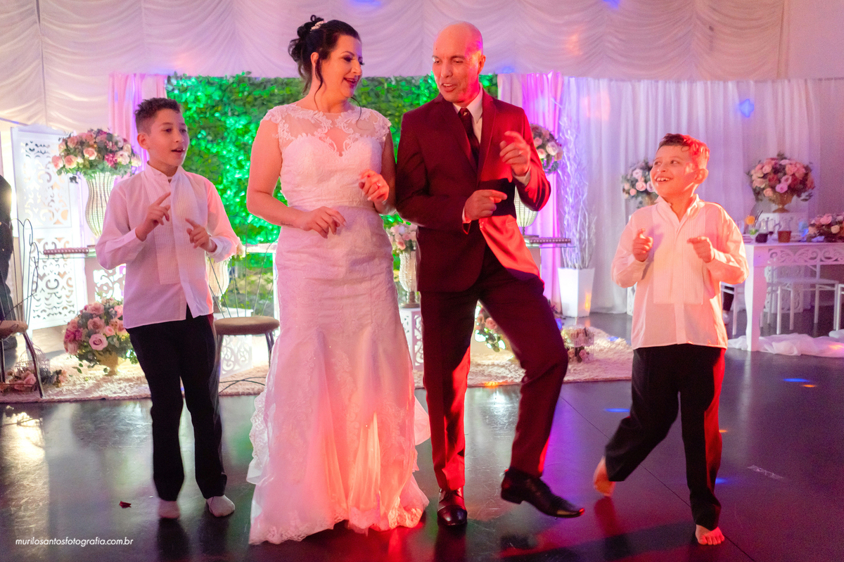 Carla e Thiago Murilo Santos Fotografia Ponta Grossa Campos Gerais Paraná Ensaio Externo Ensaio Casal Noivos Casamento wedding Cerimonia Noiva Noivo Casal Ensaio 