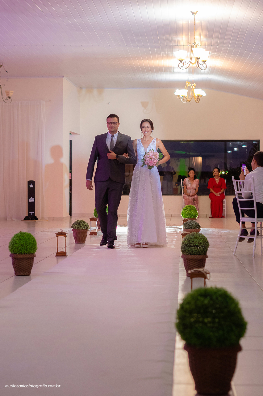 Nathalia e Isaias Murilo Santos Fotografia Castro Campos Gerais Paraná Ensaio Externo Ensaio Casal Noivos Casamento wedding Igreja Cerimonia Elooy Ferreira Eventos Castrolanda Cidade do Leite Noiva Noivo Casal