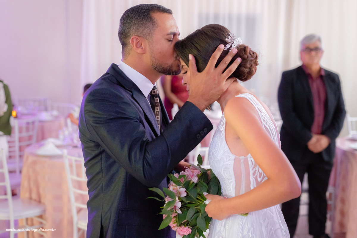 Nathalia e Isaias Murilo Santos Fotografia Castro Campos Gerais Paraná Ensaio Externo Ensaio Casal Noivos Casamento wedding Igreja Cerimonia Elooy Ferreira Eventos Castrolanda Cidade do Leite Noiva Noivo Casal