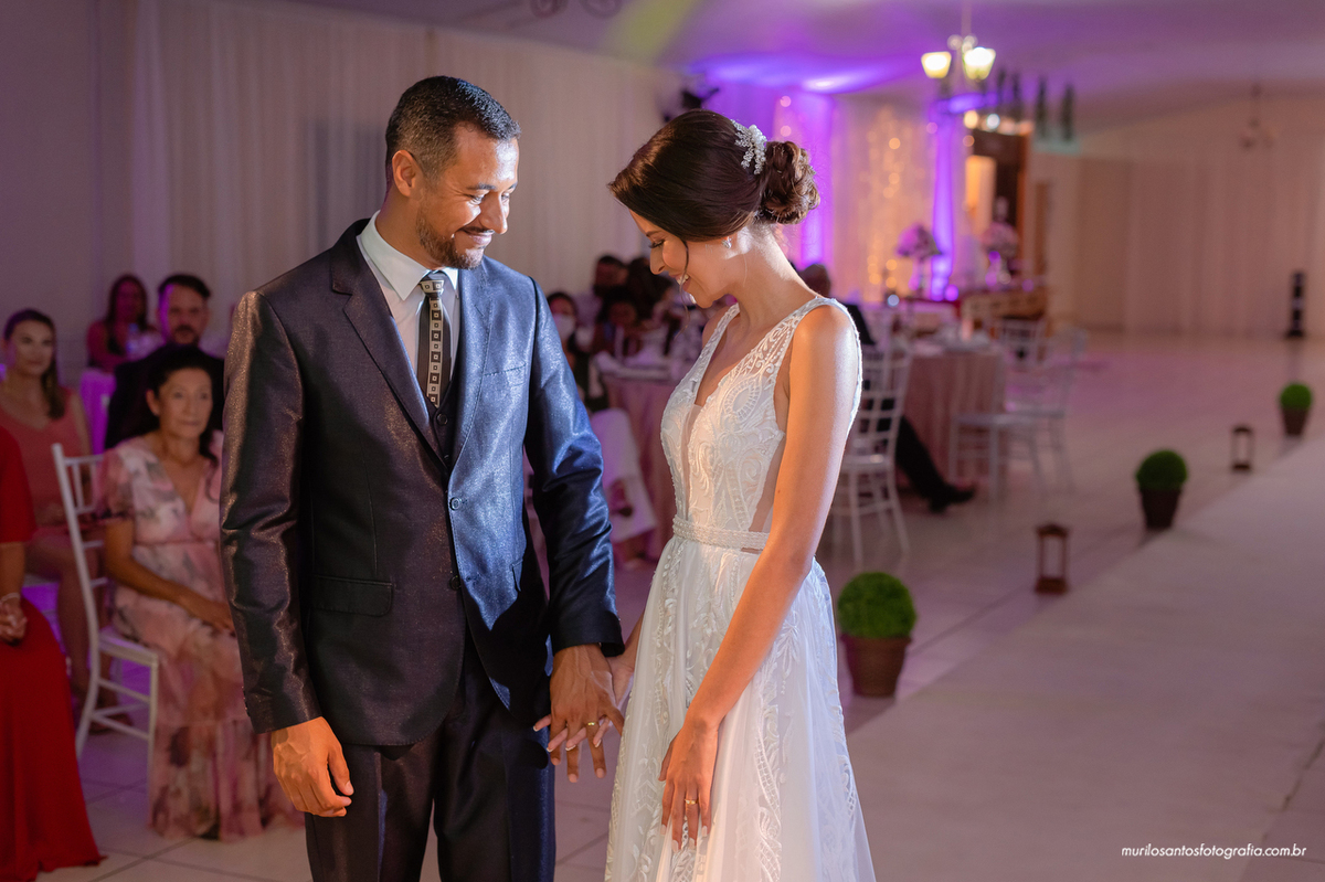 Nathalia e Isaias Murilo Santos Fotografia Castro Campos Gerais Paraná Ensaio Externo Ensaio Casal Noivos Casamento wedding Igreja Cerimonia Elooy Ferreira Eventos Castrolanda Cidade do Leite Noiva Noivo Casal