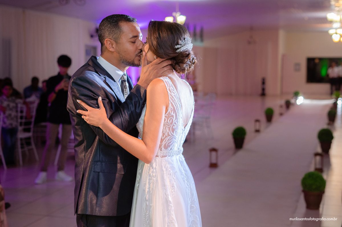 Nathalia e Isaias Murilo Santos Fotografia Castro Campos Gerais Paraná Ensaio Externo Ensaio Casal Noivos Casamento wedding Igreja Cerimonia Elooy Ferreira Eventos Castrolanda Cidade do Leite Noiva Noivo Casal