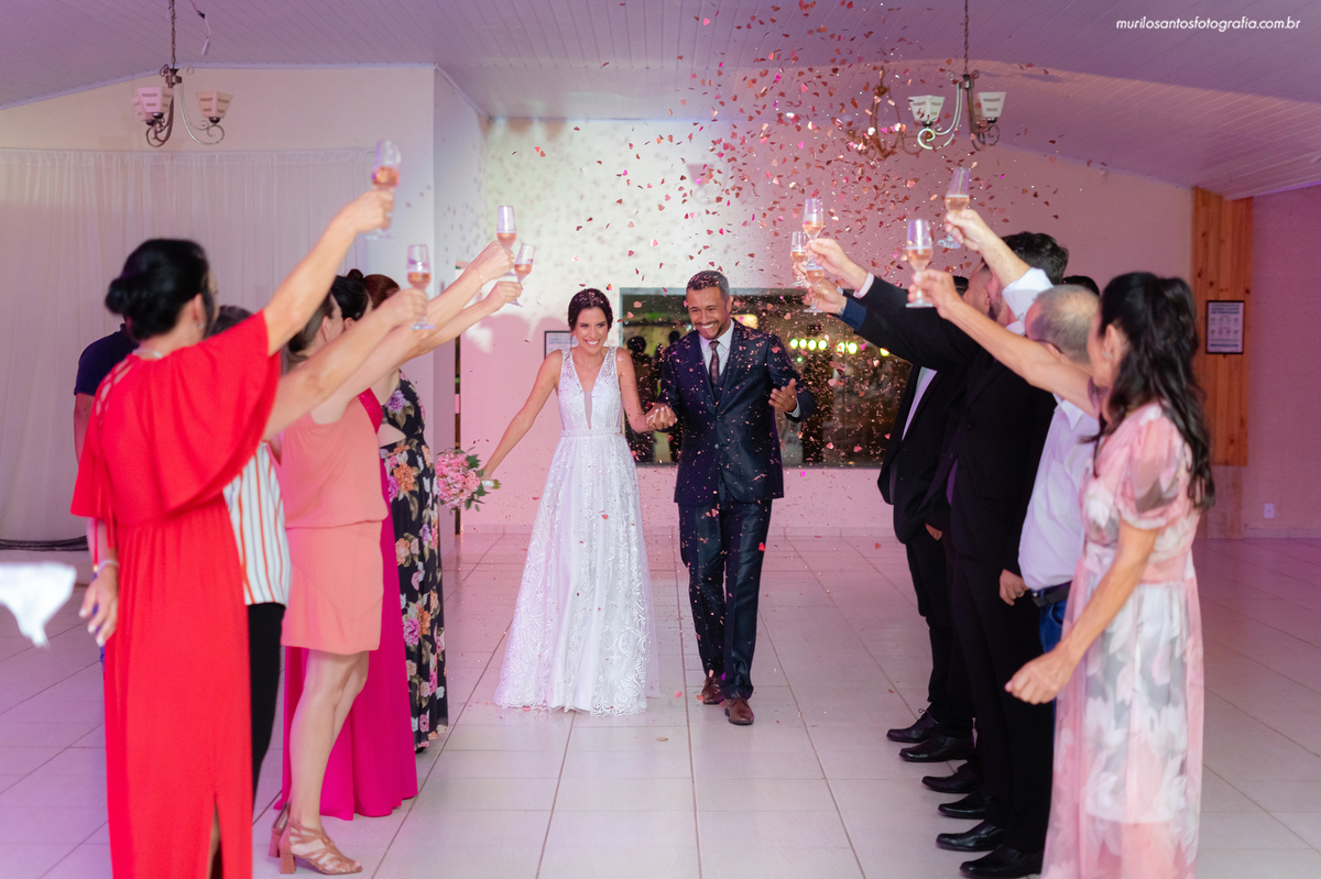 Nathalia e Isaias Murilo Santos Fotografia Castro Campos Gerais Paraná Ensaio Externo Ensaio Casal Noivos Casamento wedding Igreja Cerimonia Elooy Ferreira Eventos Castrolanda Cidade do Leite Noiva Noivo Casal