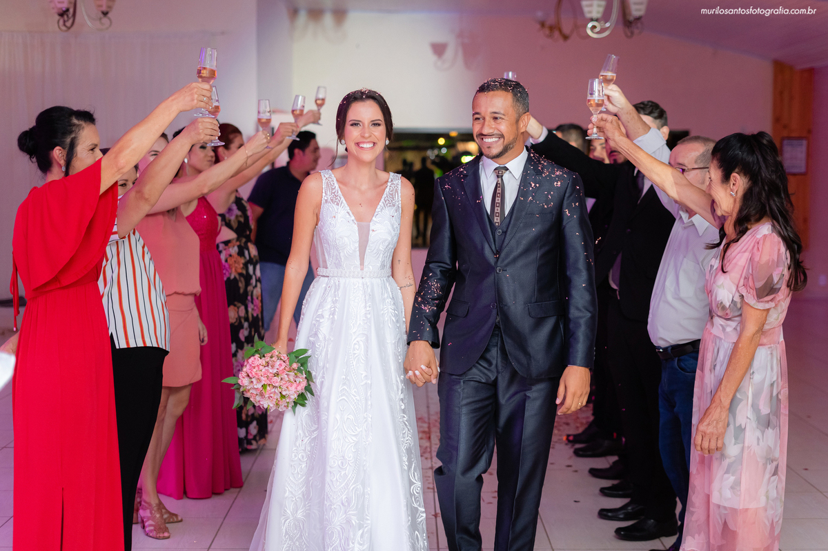 Nathalia e Isaias Murilo Santos Fotografia Castro Campos Gerais Paraná Ensaio Externo Ensaio Casal Noivos Casamento wedding Igreja Cerimonia Elooy Ferreira Eventos Castrolanda Cidade do Leite Noiva Noivo Casal