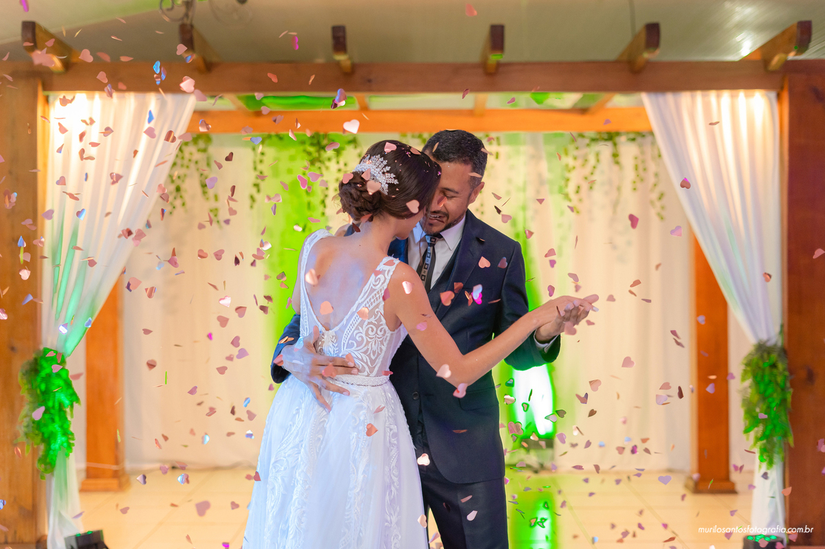 Nathalia e Isaias Murilo Santos Fotografia Castro Campos Gerais Paraná Ensaio Externo Ensaio Casal Noivos Casamento wedding Igreja Cerimonia Elooy Ferreira Eventos Castrolanda Cidade do Leite Noiva Noivo Casal