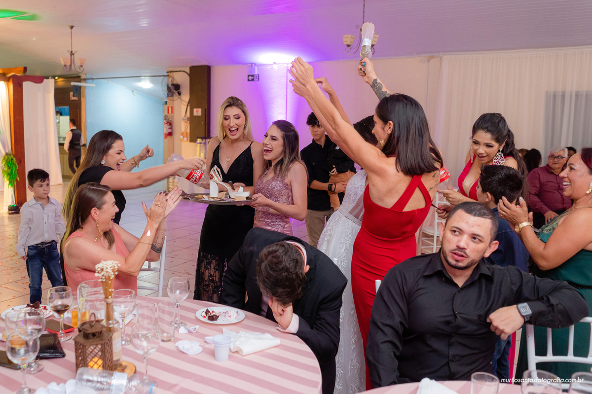 Nathalia e Isaias Murilo Santos Fotografia Castro Campos Gerais Paraná Ensaio Externo Ensaio Casal Noivos Casamento wedding Igreja Cerimonia Elooy Ferreira Eventos Castrolanda Cidade do Leite Noiva Noivo Casal