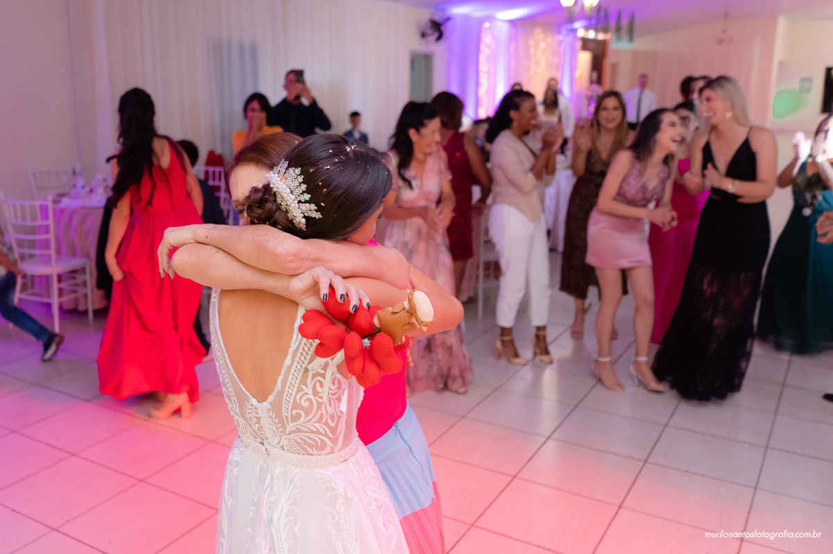 Nathalia e Isaias Murilo Santos Fotografia Castro Campos Gerais Paraná Ensaio Externo Ensaio Casal Noivos Casamento wedding Igreja Cerimonia Elooy Ferreira Eventos Castrolanda Cidade do Leite Noiva Noivo Casal