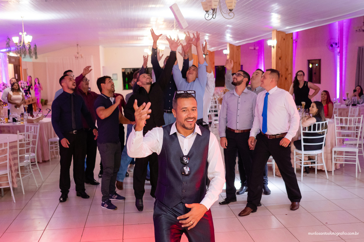 Nathalia e Isaias Murilo Santos Fotografia Castro Campos Gerais Paraná Ensaio Externo Ensaio Casal Noivos Casamento wedding Igreja Cerimonia Elooy Ferreira Eventos Castrolanda Cidade do Leite Noiva Noivo Casal
