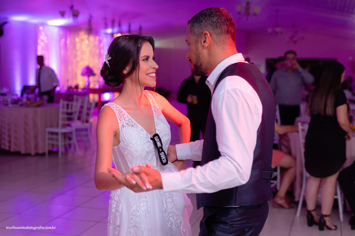 Nathalia e Isaias Murilo Santos Fotografia Castro Campos Gerais Paraná Ensaio Externo Ensaio Casal Noivos Casamento wedding Igreja Cerimonia Elooy Ferreira Eventos Castrolanda Cidade do Leite Noiva Noivo Casal