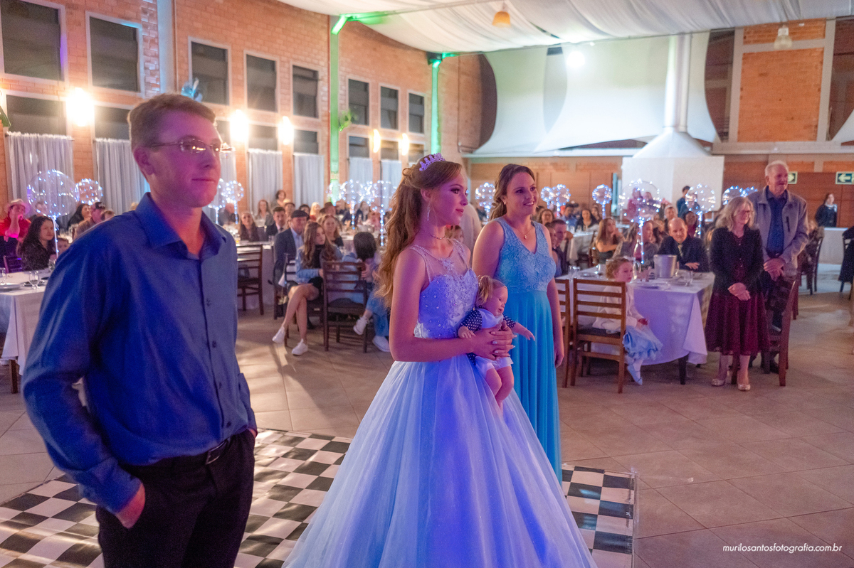 Kathellin 15 anos Murilo Santos Fotografia Castro Campos Gerais Festa Alegria Família Sorriso Balada Espontaneo Dança Sabor Mineiro Filleto