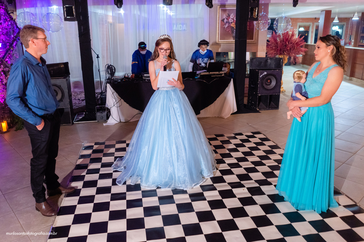 Kathellin 15 anos Murilo Santos Fotografia Castro Campos Gerais Festa Alegria Família Sorriso Balada Espontaneo Dança Sabor Mineiro Filleto