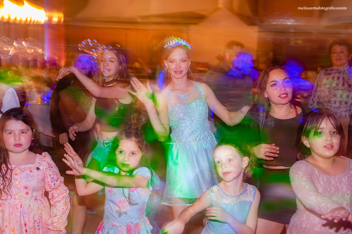 Kathellin 15 anos Murilo Santos Fotografia Castro Campos Gerais Festa Alegria Família Sorriso Balada Espontaneo Dança Sabor Mineiro Filleto