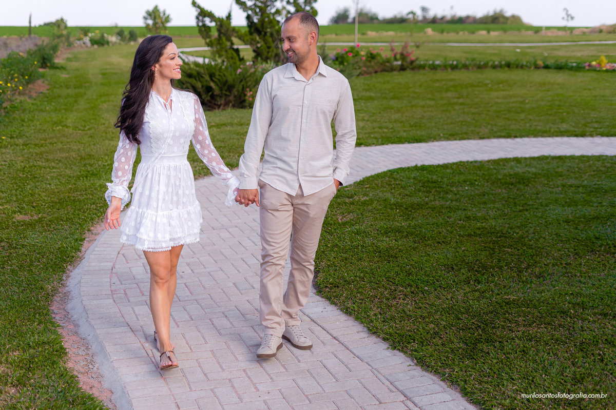 Carol e Pedro Murilo Santos Fotografia Castro Carambei Campos Gerais Paraná Ensaio Externo Ensaio Casal Noivos Casamento Pré wedding Pré Lavanda Noiva Noivo Casal