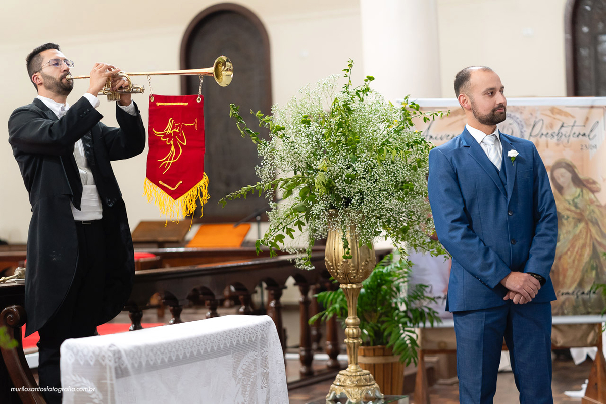 Carol e Pedro Murilo Santos Fotografia Castro Campos Gerais Paraná Casal Noivos Casamento wedding Noiva Noivo Casal Igreja Matriz Cerimonia Festa Sorriso Balada Espontaneo Dança Sabor Mineiro Filleto