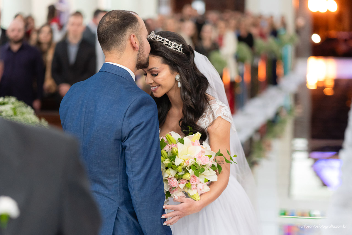 Carol e Pedro Murilo Santos Fotografia Castro Campos Gerais Paraná Casal Noivos Casamento wedding Noiva Noivo Casal Igreja Matriz Cerimonia Festa Sorriso Balada Espontaneo Dança Sabor Mineiro Filleto