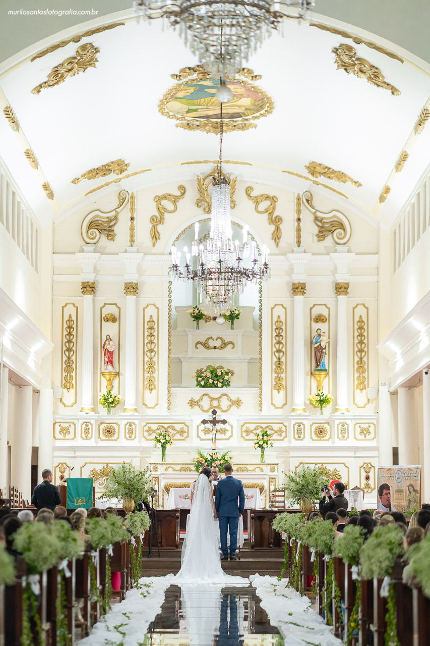 Carol e Pedro Murilo Santos Fotografia Castro Campos Gerais Paraná Casal Noivos Casamento wedding Noiva Noivo Casal Igreja Matriz Cerimonia Festa Sorriso Balada Espontaneo Dança Sabor Mineiro Filleto