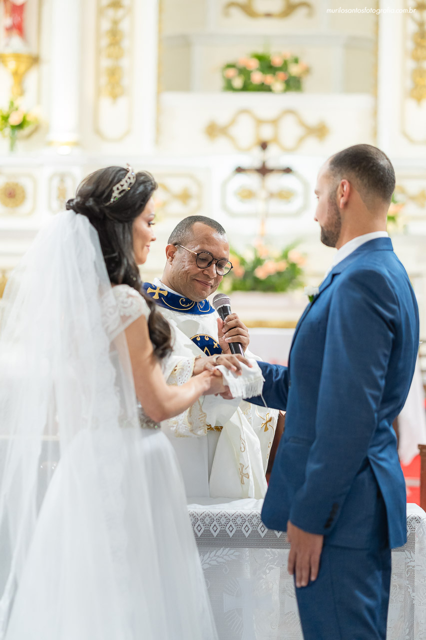 Carol e Pedro Murilo Santos Fotografia Castro Campos Gerais Paraná Casal Noivos Casamento wedding Noiva Noivo Casal Igreja Matriz Cerimonia Festa Sorriso Balada Espontaneo Dança Sabor Mineiro Filleto