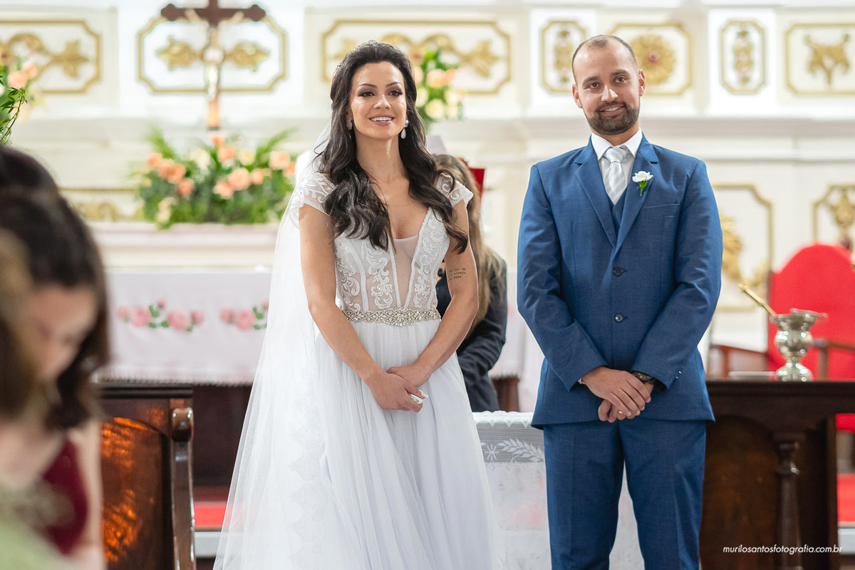 Carol e Pedro Murilo Santos Fotografia Castro Campos Gerais Paraná Casal Noivos Casamento wedding Noiva Noivo Casal Igreja Matriz Cerimonia Festa Sorriso Balada Espontaneo Dança Sabor Mineiro Filleto