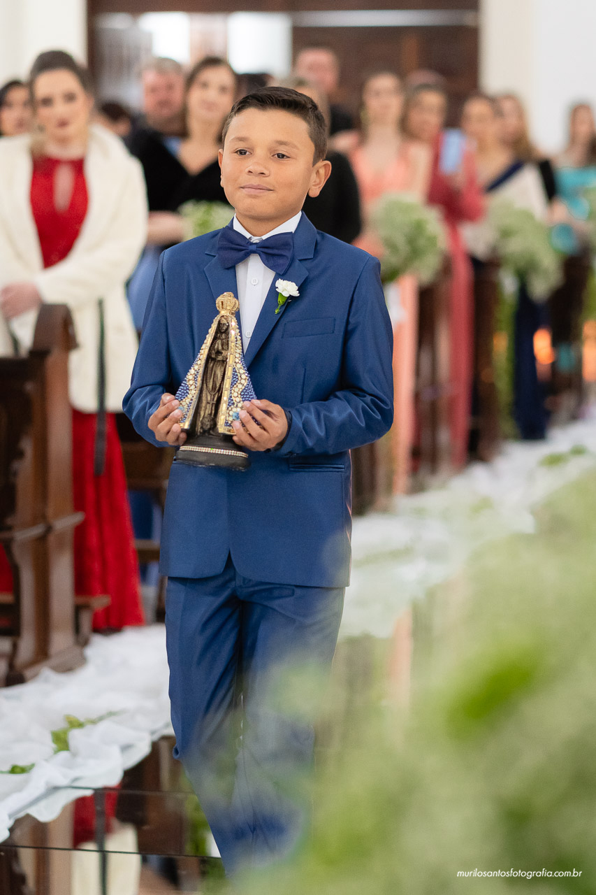 Carol e Pedro Murilo Santos Fotografia Castro Campos Gerais Paraná Casal Noivos Casamento wedding Noiva Noivo Casal Igreja Matriz Cerimonia Festa Sorriso Balada Espontaneo Dança Sabor Mineiro Filleto