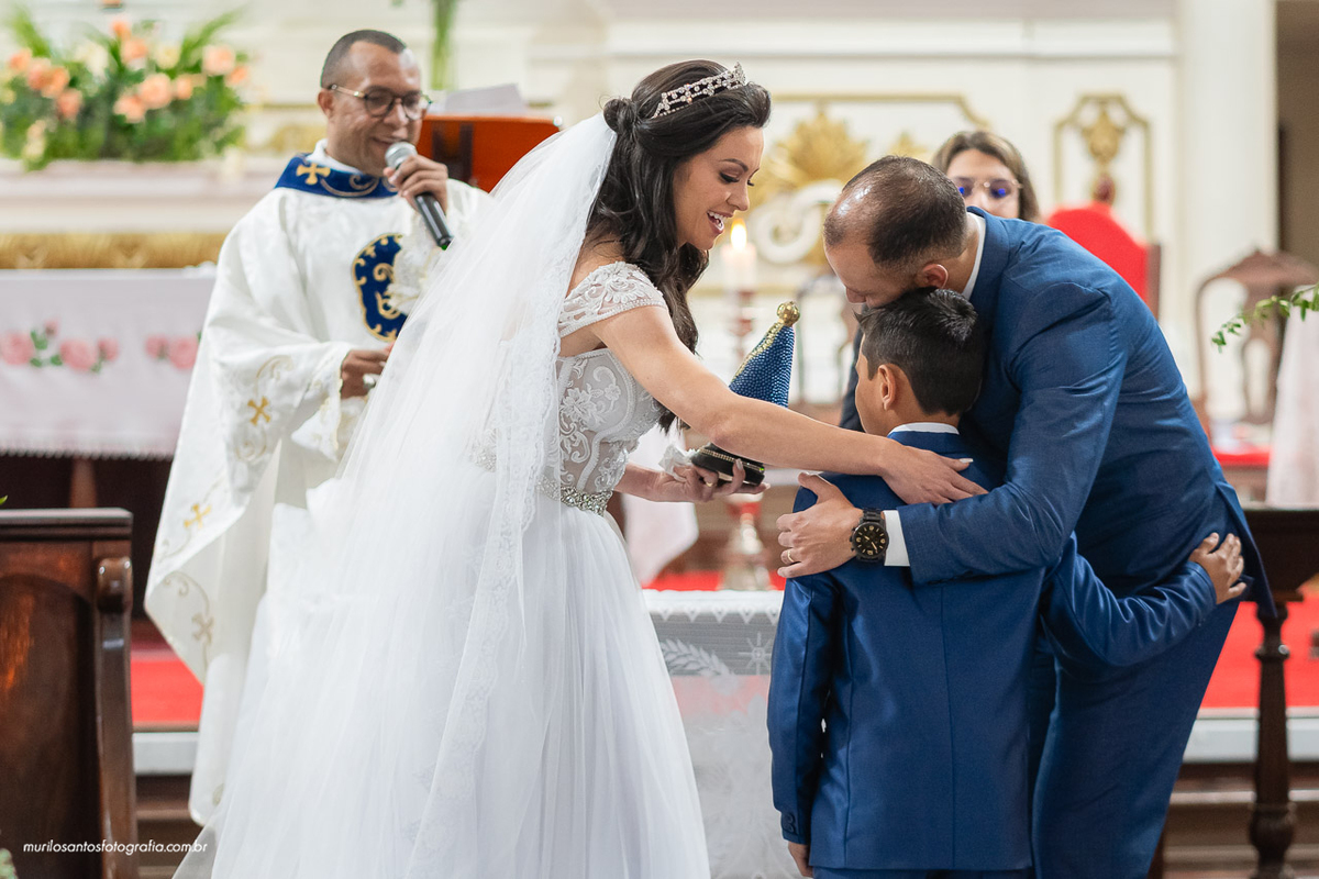 Carol e Pedro Murilo Santos Fotografia Castro Campos Gerais Paraná Casal Noivos Casamento wedding Noiva Noivo Casal Igreja Matriz Cerimonia Festa Sorriso Balada Espontaneo Dança Sabor Mineiro Filleto