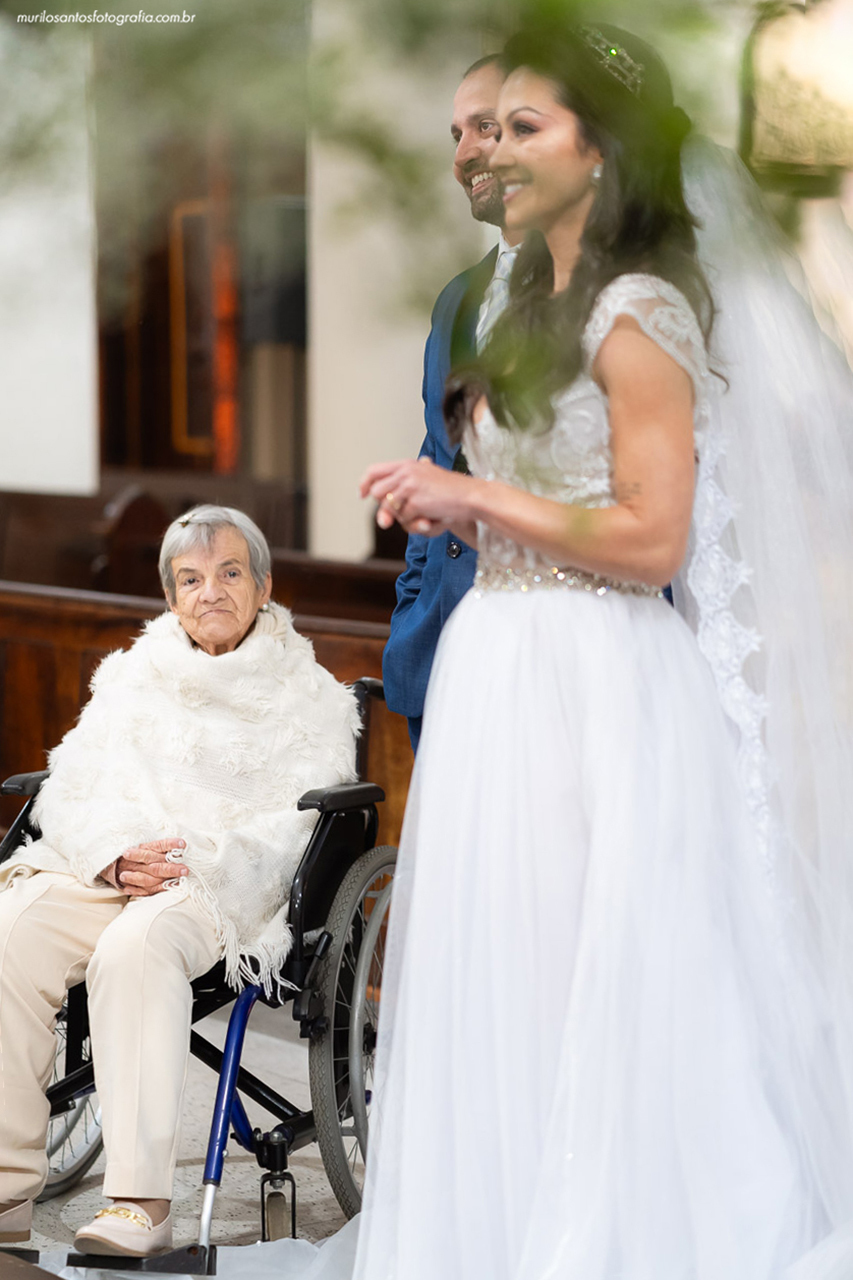 Carol e Pedro Murilo Santos Fotografia Castro Campos Gerais Paraná Casal Noivos Casamento wedding Noiva Noivo Casal Igreja Matriz Cerimonia Festa Sorriso Balada Espontaneo Dança Sabor Mineiro Filleto