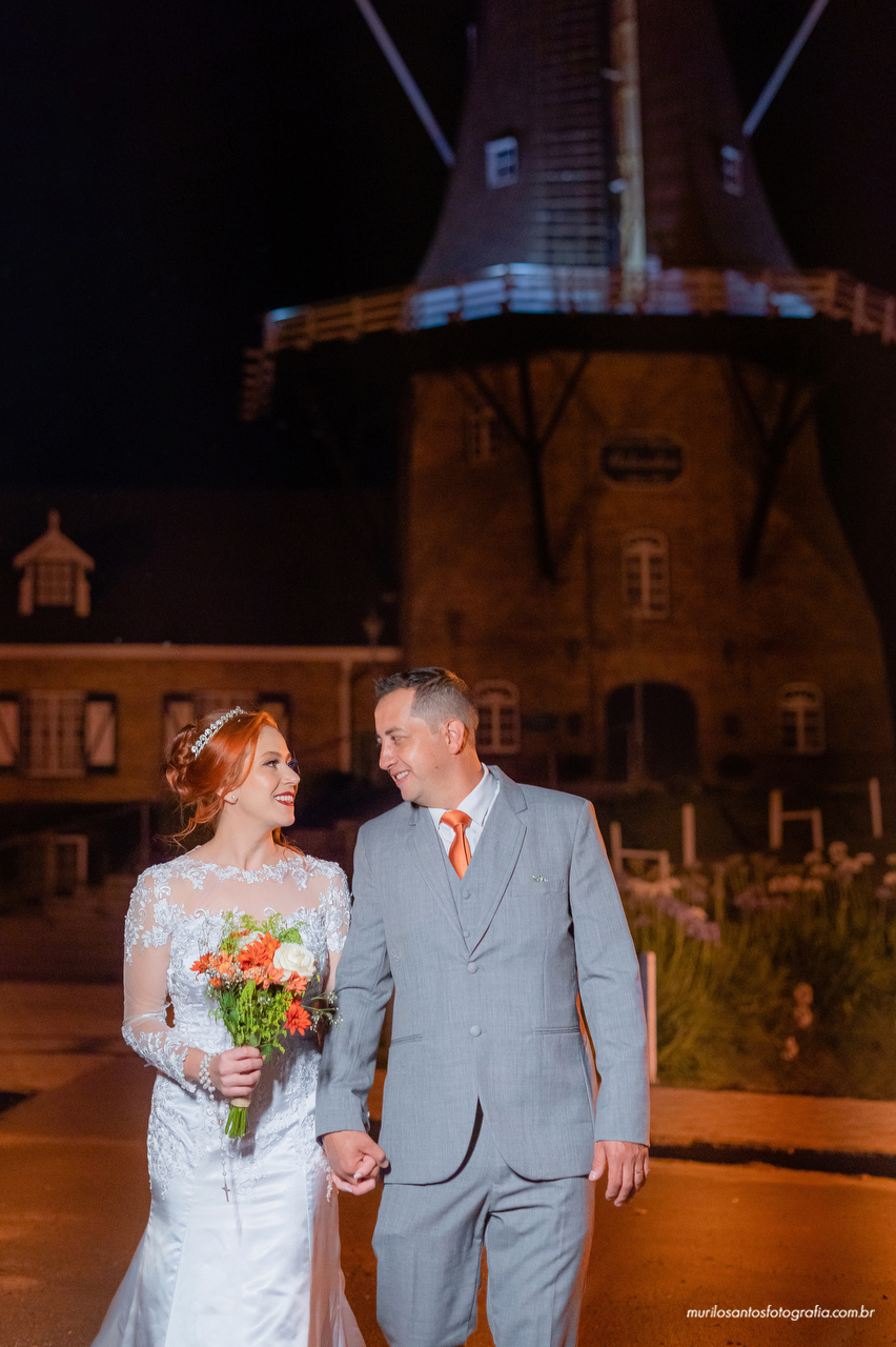 Dara e Clayton Murilo Santos Fotografia Castro Campos Gerais Paraná Ensaio Externo Ensaio Casal Noivos Casamento Cerimonia wedding Pré Castrolanda Moinho Capela Sao Pedro Festa Dança Valsa Alegria Sorriso Noiva Noivo Casal