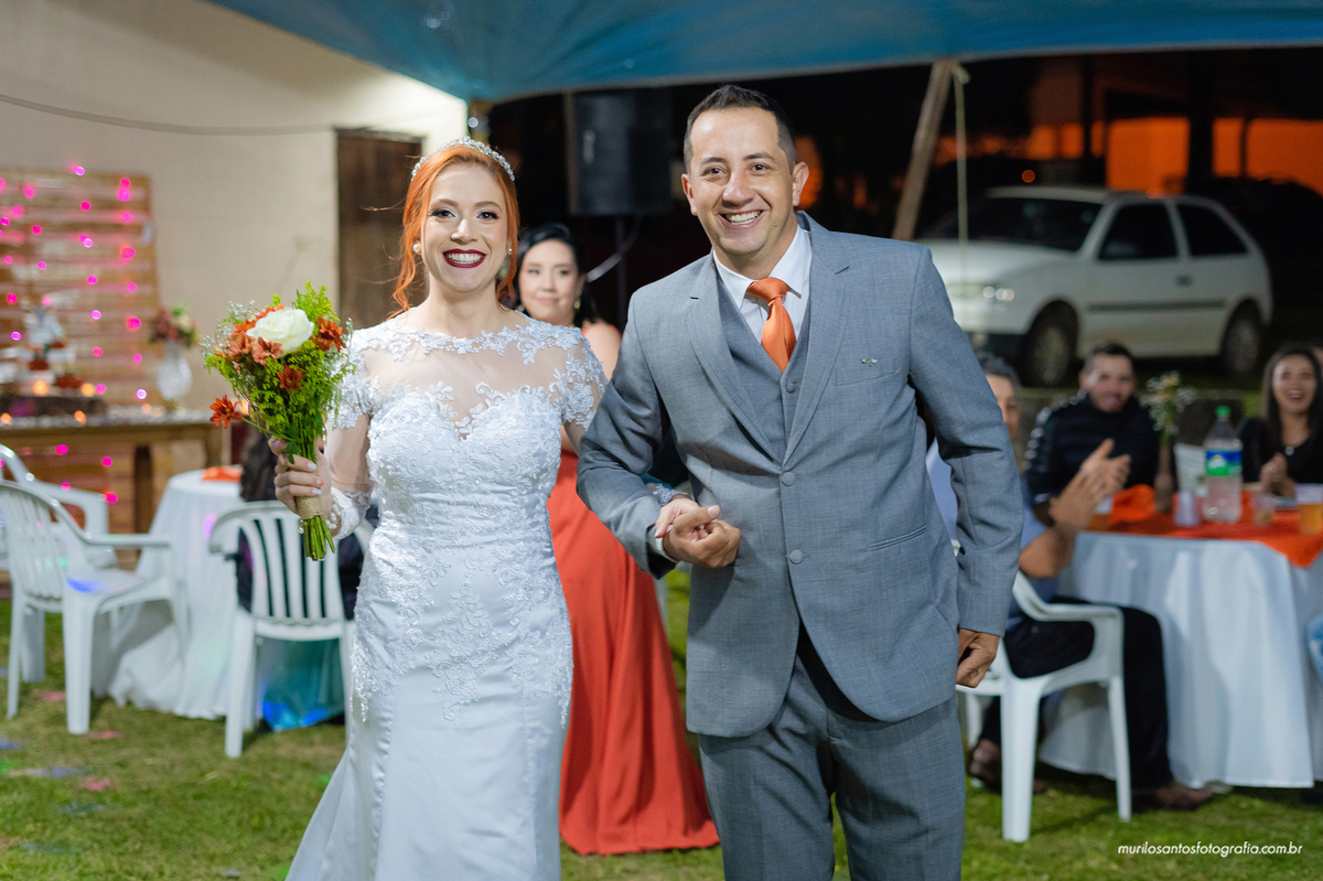 Dara e Clayton Murilo Santos Fotografia Castro Campos Gerais Paraná Ensaio Externo Ensaio Casal Noivos Casamento Cerimonia wedding Pré Castrolanda Moinho Capela Sao Pedro Festa Dança Valsa Alegria Sorriso Noiva Noivo Casal