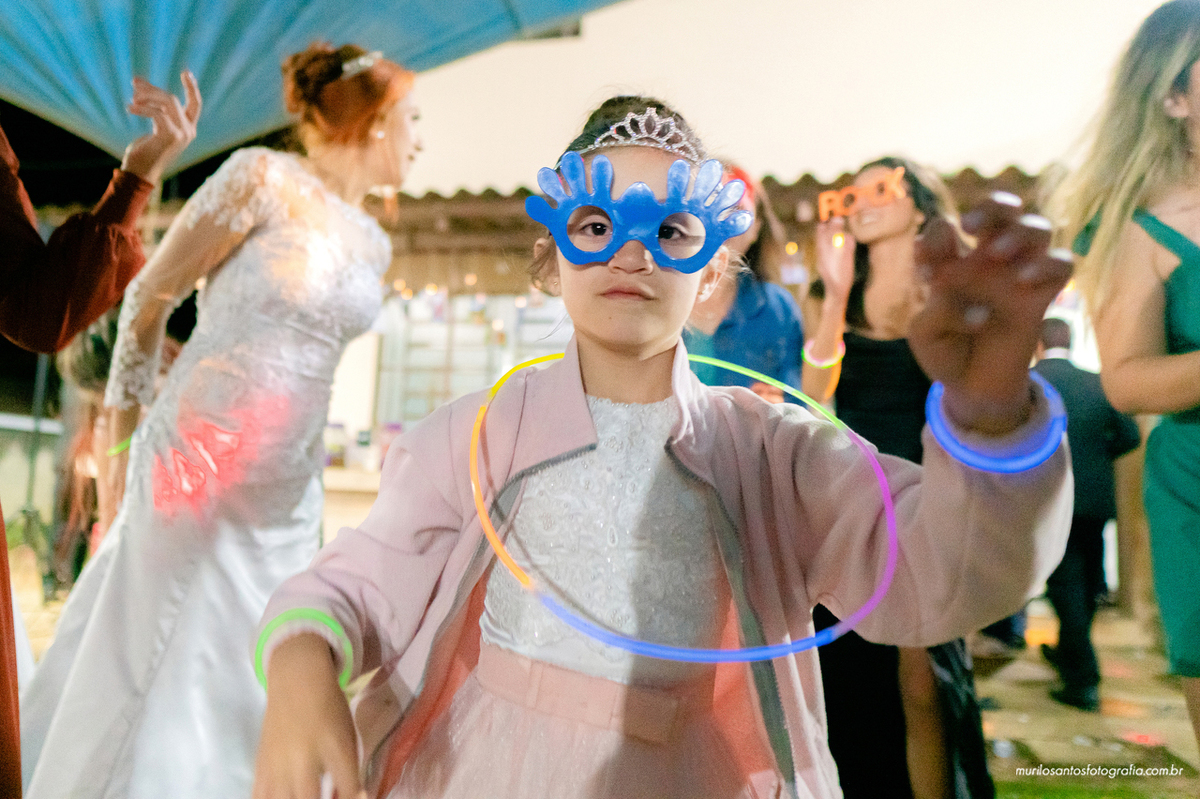 Dara e Clayton Murilo Santos Fotografia Castro Campos Gerais Paraná Ensaio Externo Ensaio Casal Noivos Casamento Cerimonia wedding Pré Castrolanda Moinho Capela Sao Pedro Festa Dança Valsa Alegria Sorriso Noiva Noivo Casal