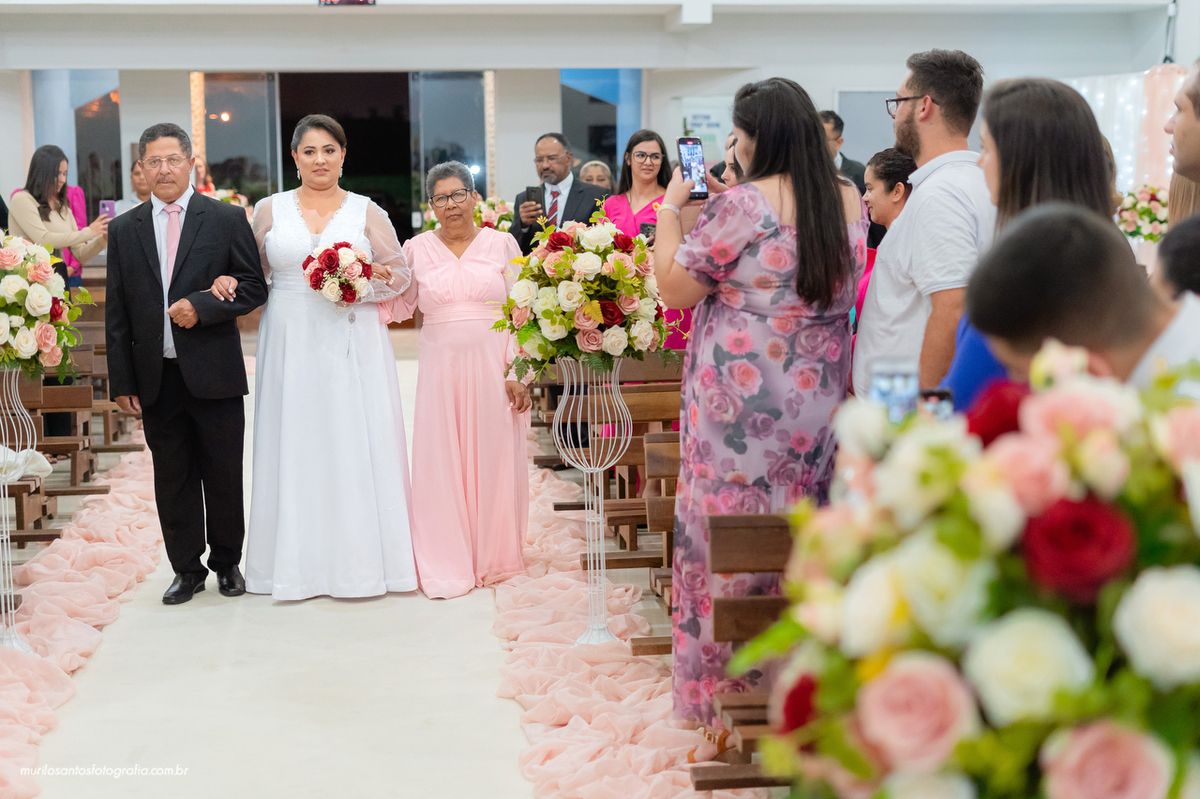 Andressa e Edson Murilo Santos Fotografia Castro Campos Gerais Paraná Ensaio Interno Noivos Casamento Cerimonia wedding Igreja Nossa Senhora de Sion Alegria Sorriso Noiva Noivo Casal